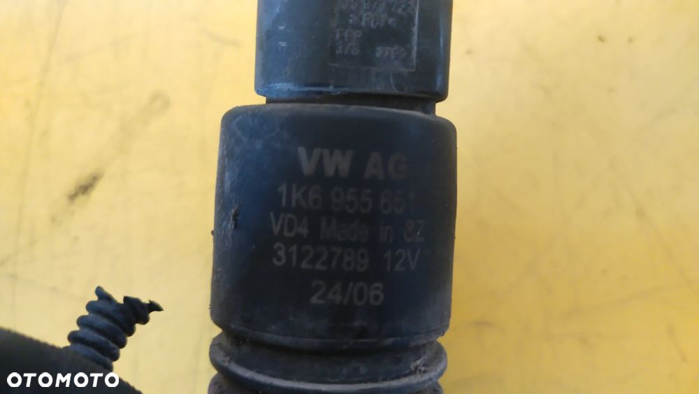 POMPKA SPRYWSKIWACZY VOLKSWAGEN 1H6 955 651 - 2