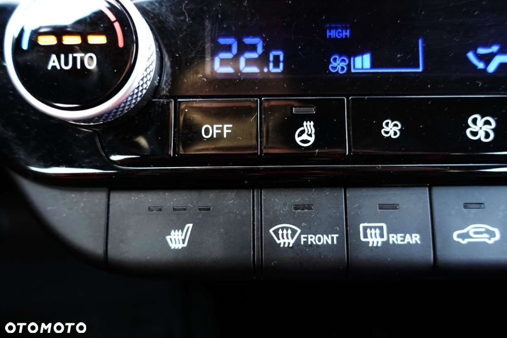 Hyundai Elantra - 24