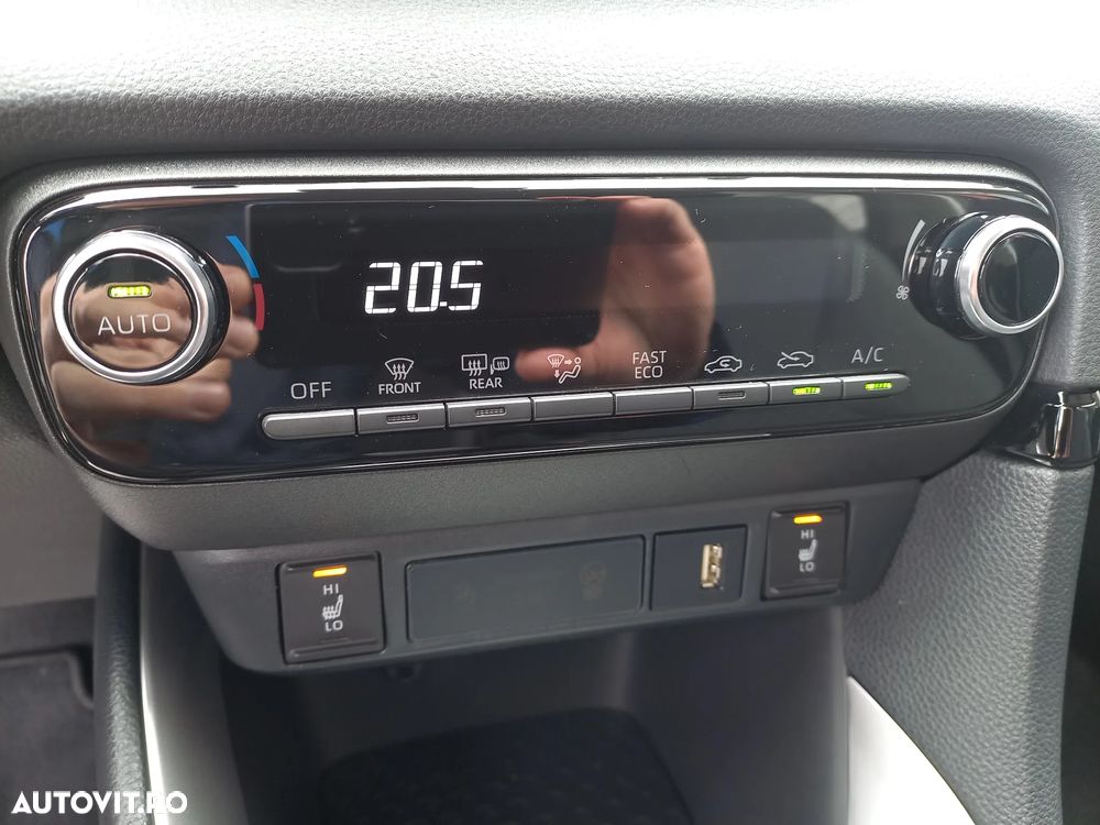 Toyota Yaris 1.5 VVT-i HSD Dynamic - 20