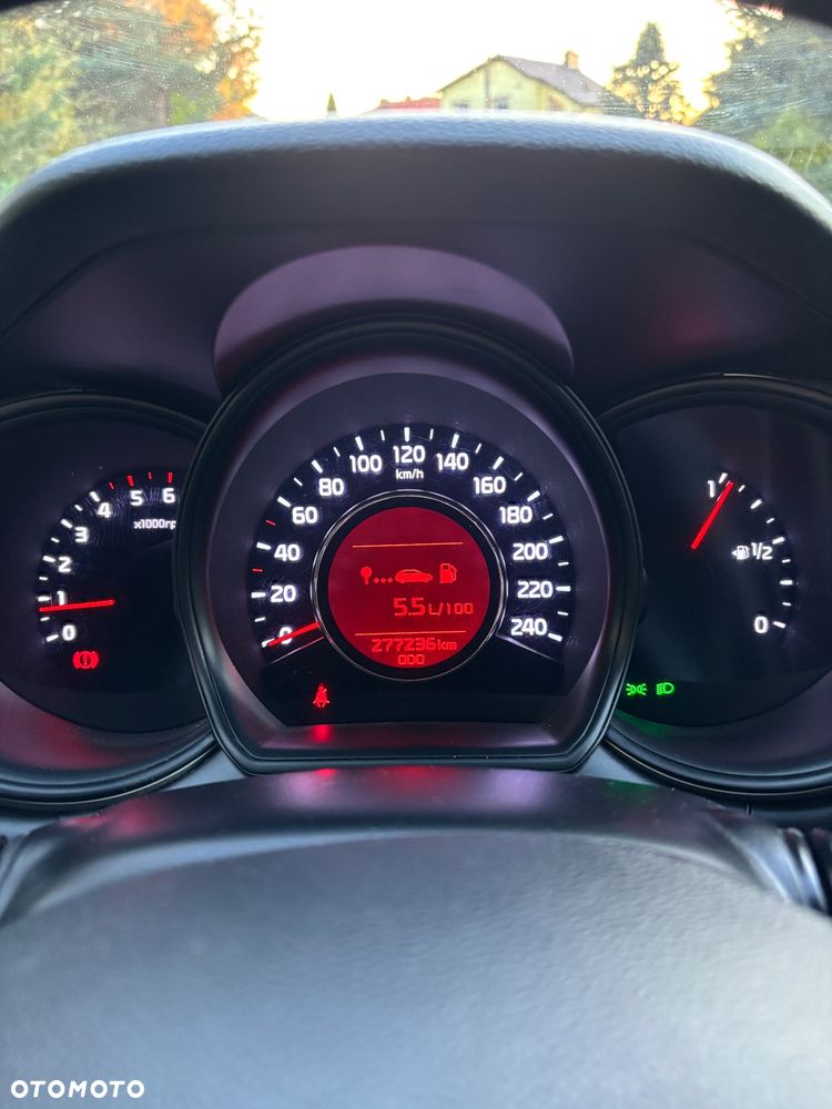 Kia Ceed - 10