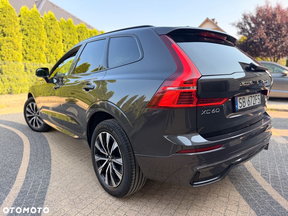 Volvo XC 60 B4 D Plus Dark - 2