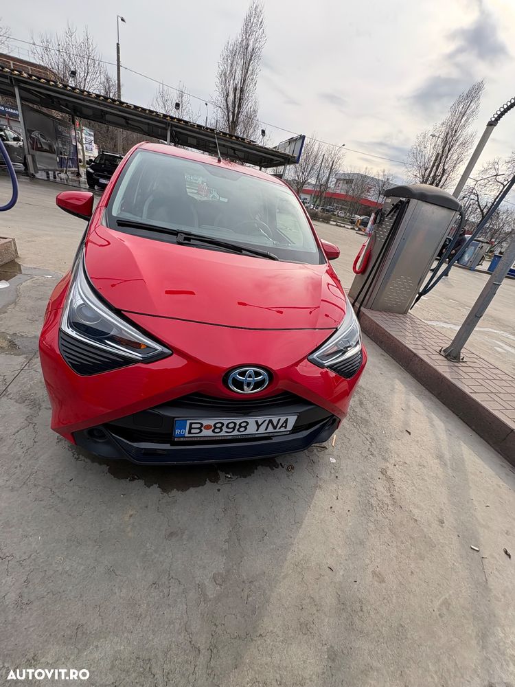 Toyota Aygo 1.0 VVY-I 5 usi X-connect - 2