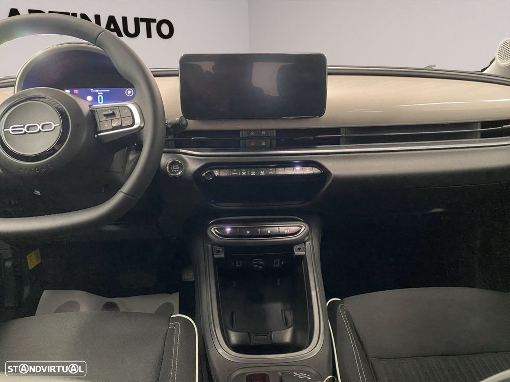Fiat 600 1.2 Hybrid - 11