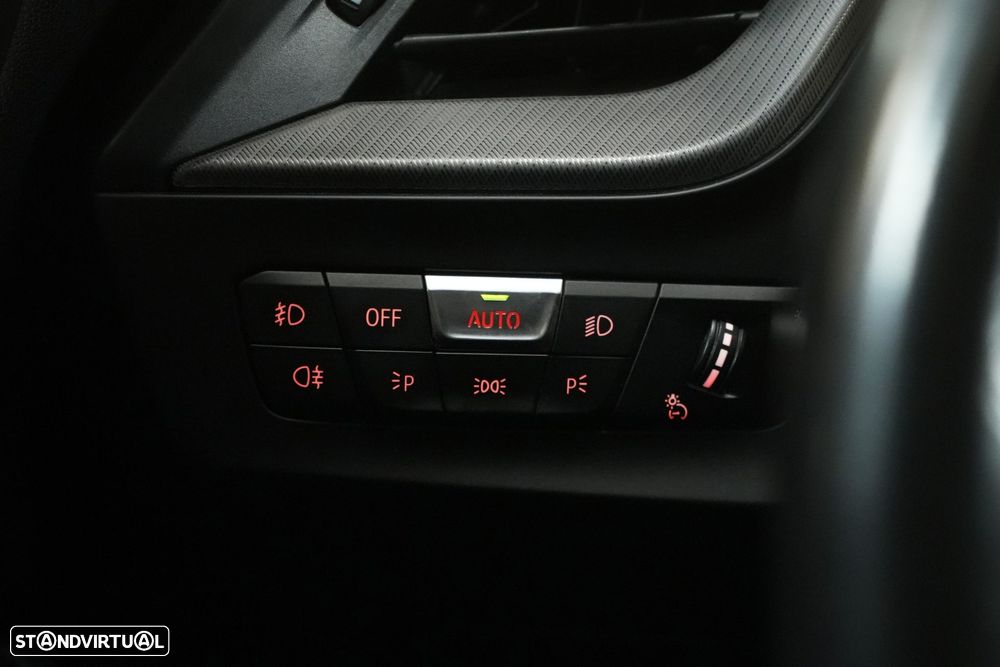 BMW 116 d Pack Desportivo M Auto - 37