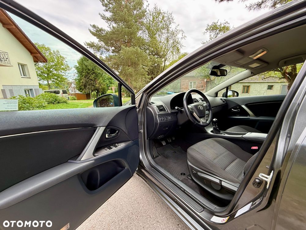 Toyota Avensis 2.2 D-4D Premium - 14