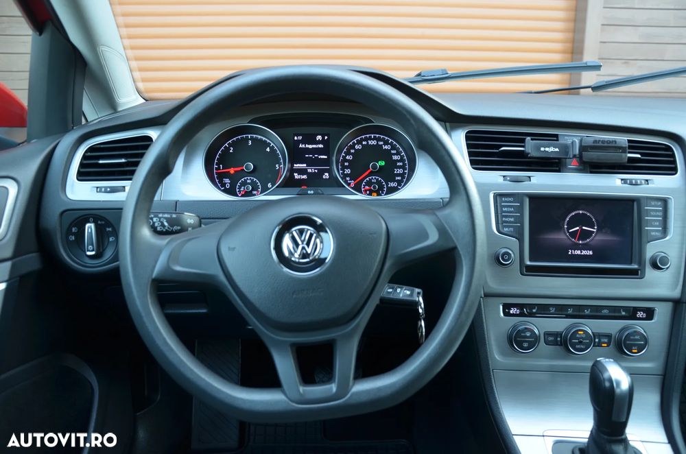 Volkswagen Golf 1.6 TDI DPF BMT DSG Trendline - 19