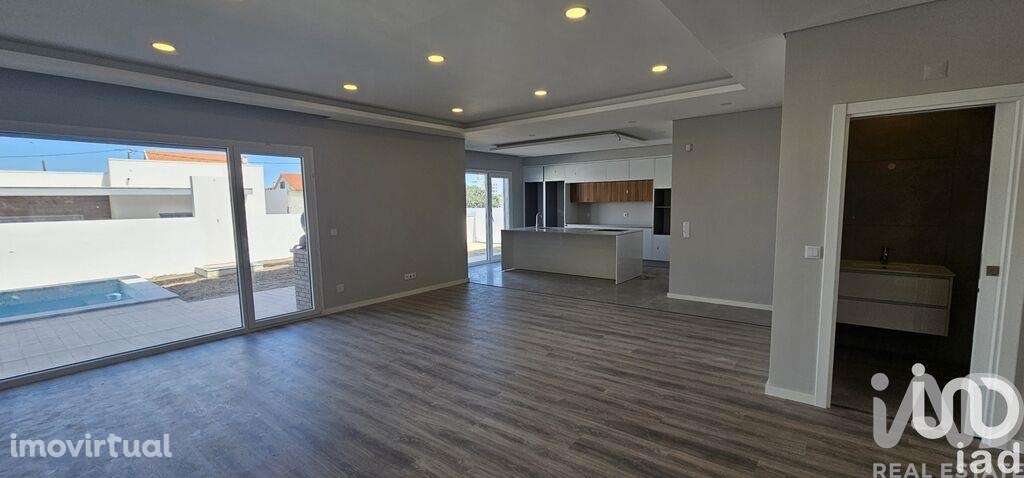 Moradia isolada T4 em Azeitão - Grande imagem: 2/40