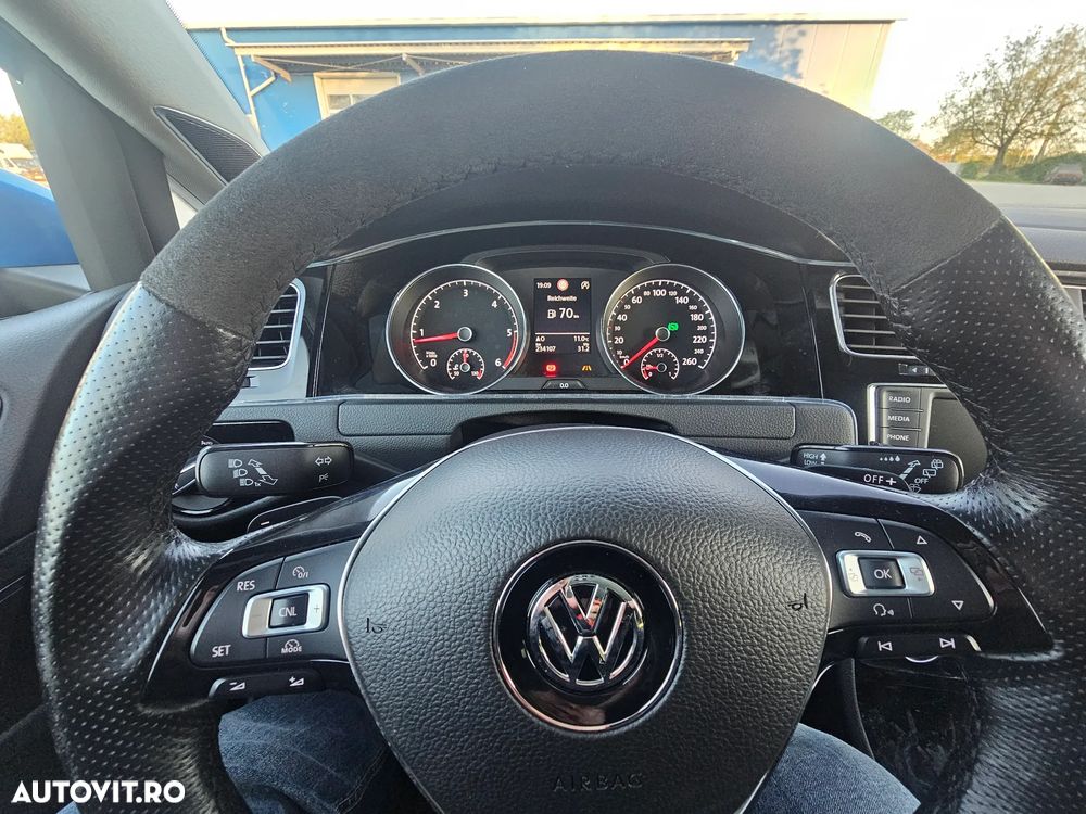 Volkswagen Golf 2.0 BlueTDI DSG Highline - 10