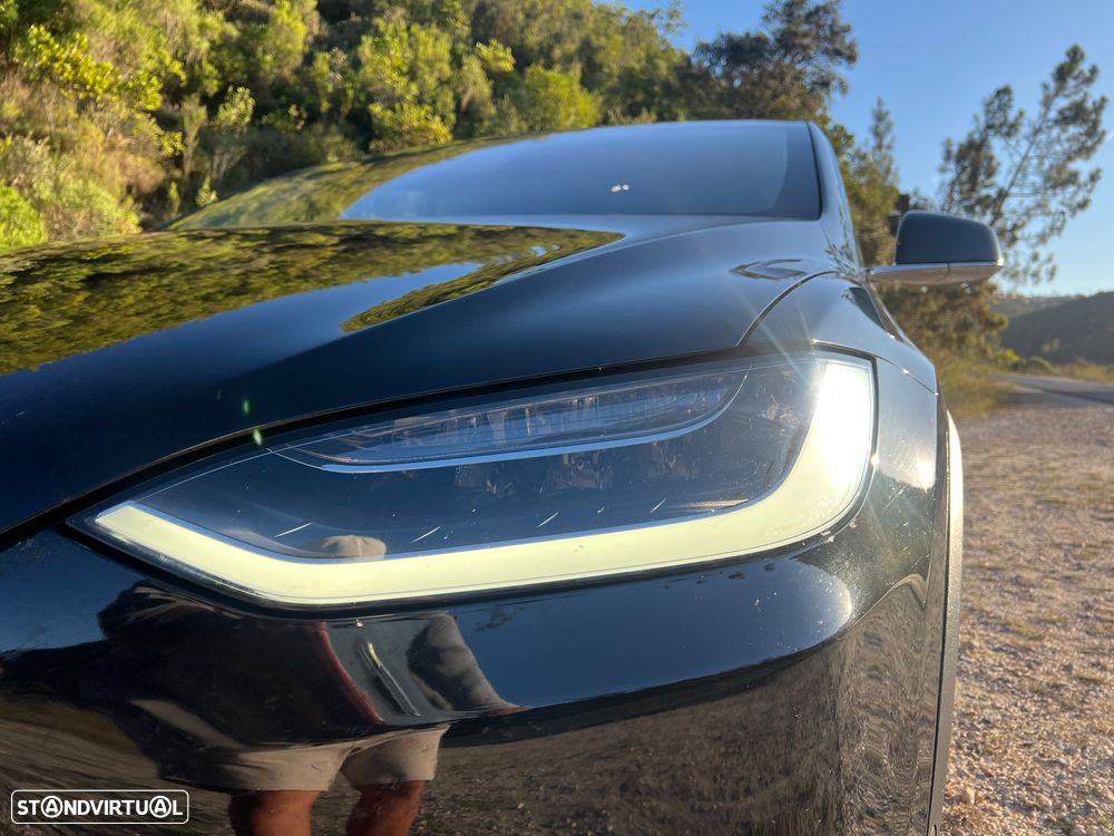 Tesla Model X Standard Range - 22