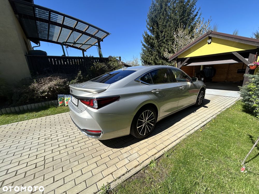Lexus ES 300h Prestige - 21