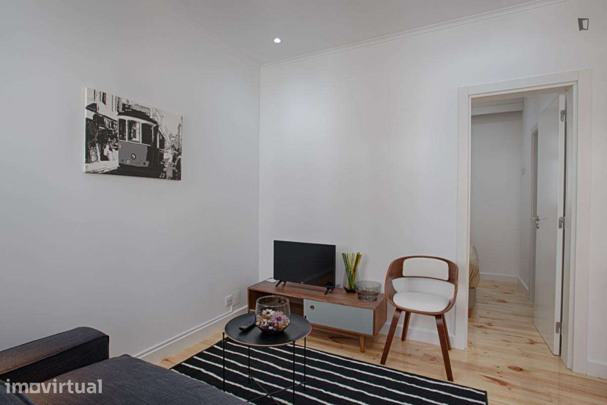 Apartamento com 1 quartos - localizado em Lisbon - Grande imagem: 2/16