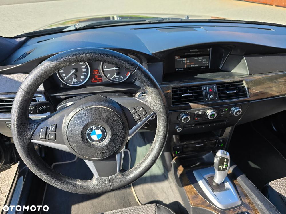 BMW Seria 5 520d Edition Exclusive - 14