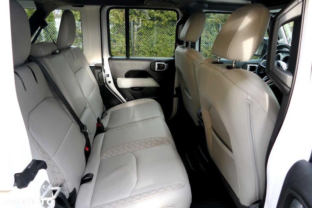 Jeep Wrangler - 7