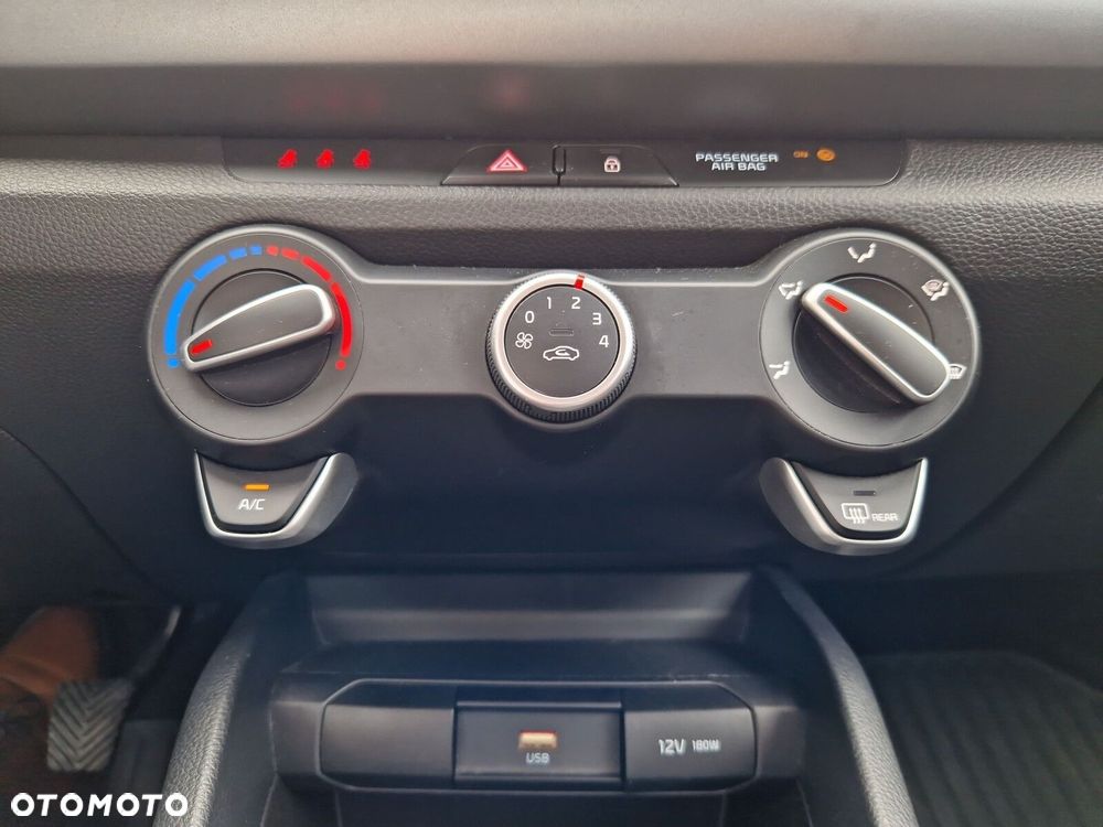 Kia Rio - 10