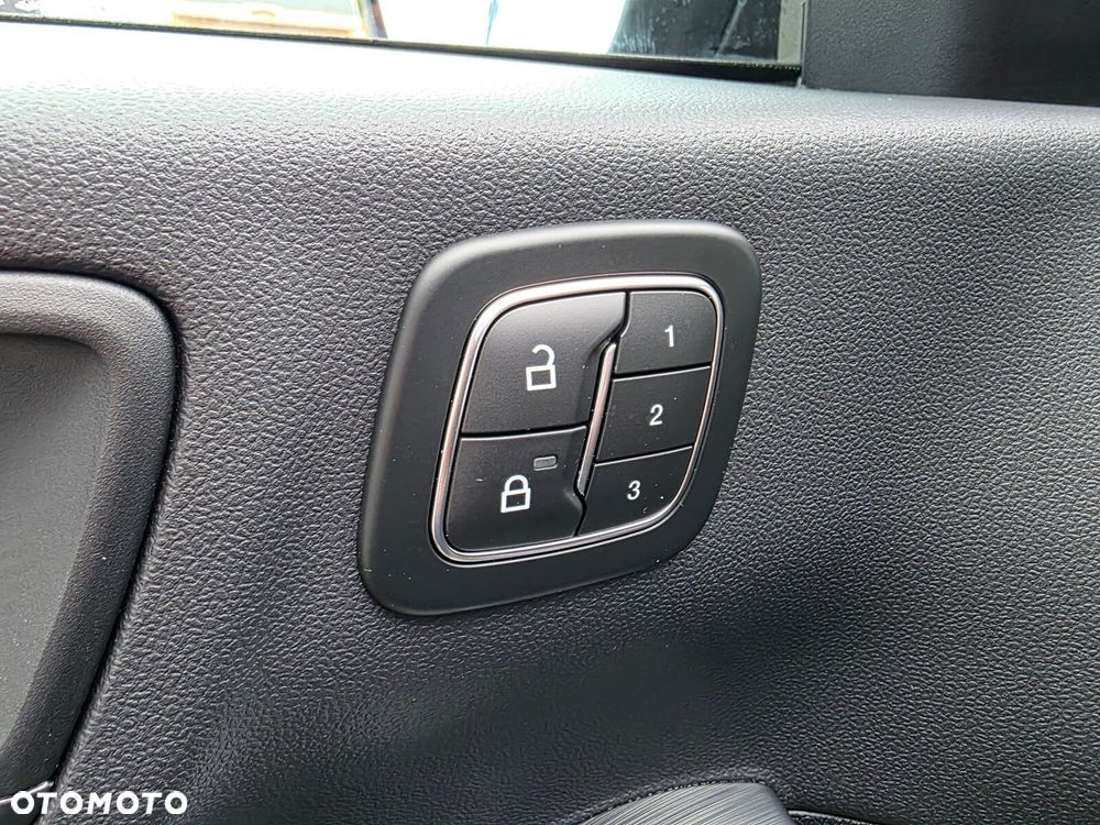 Ford Kuga - 12