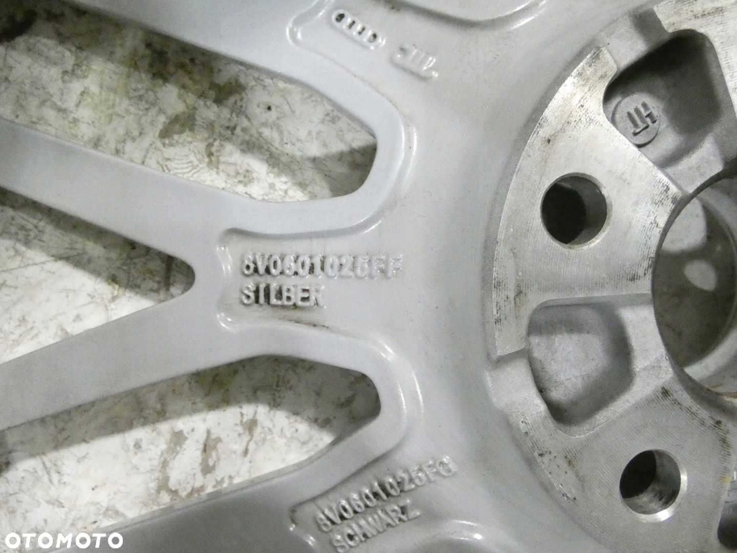 Audi aluminiowa felga 19 8V0601025FF - 5