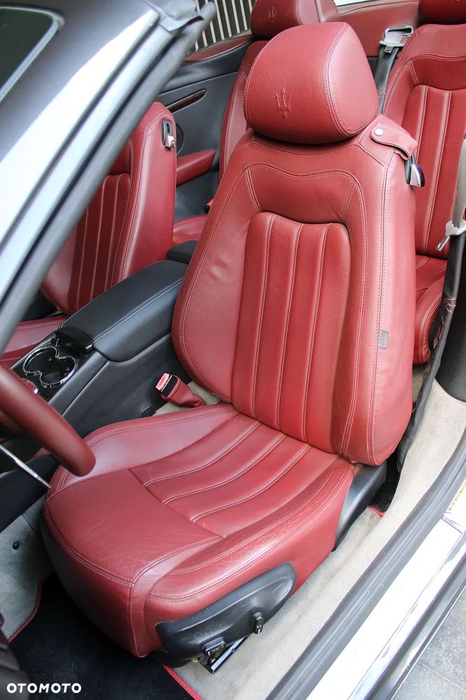 Maserati GranCabrio - 13