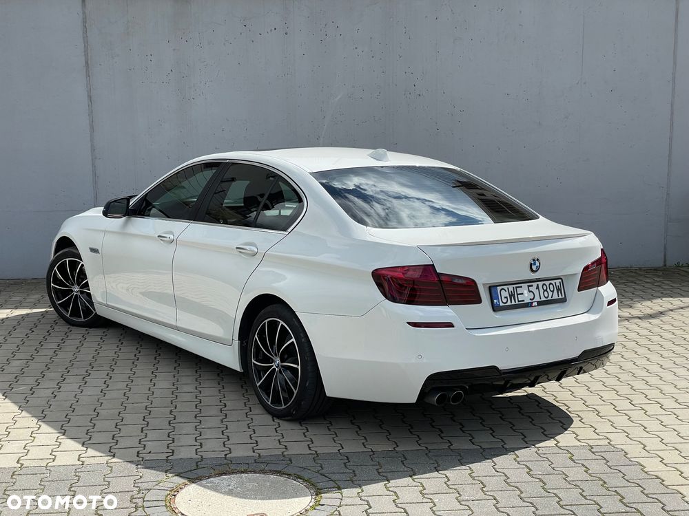 BMW Seria 5 528i - 12