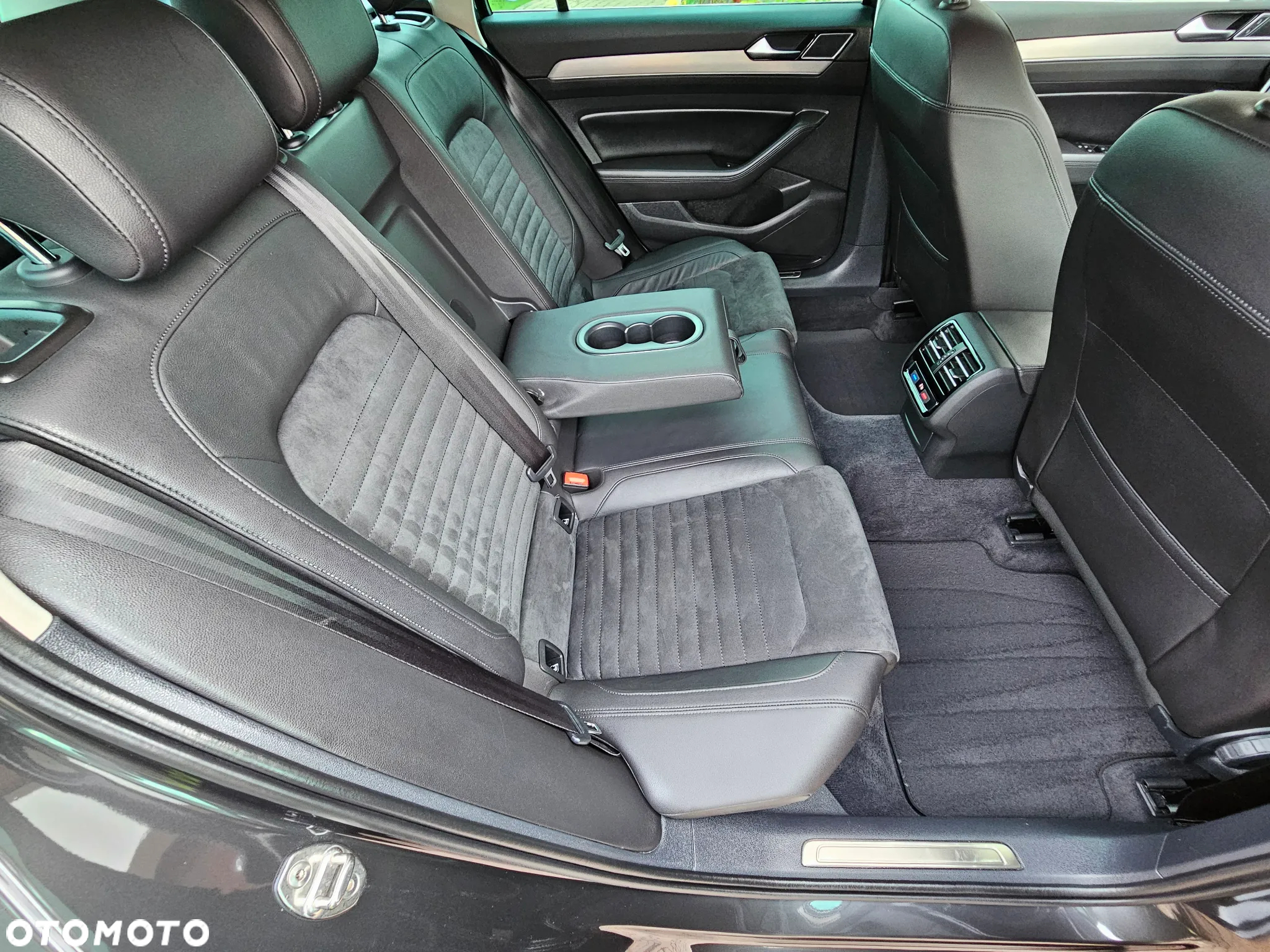 Volkswagen Passat - 21