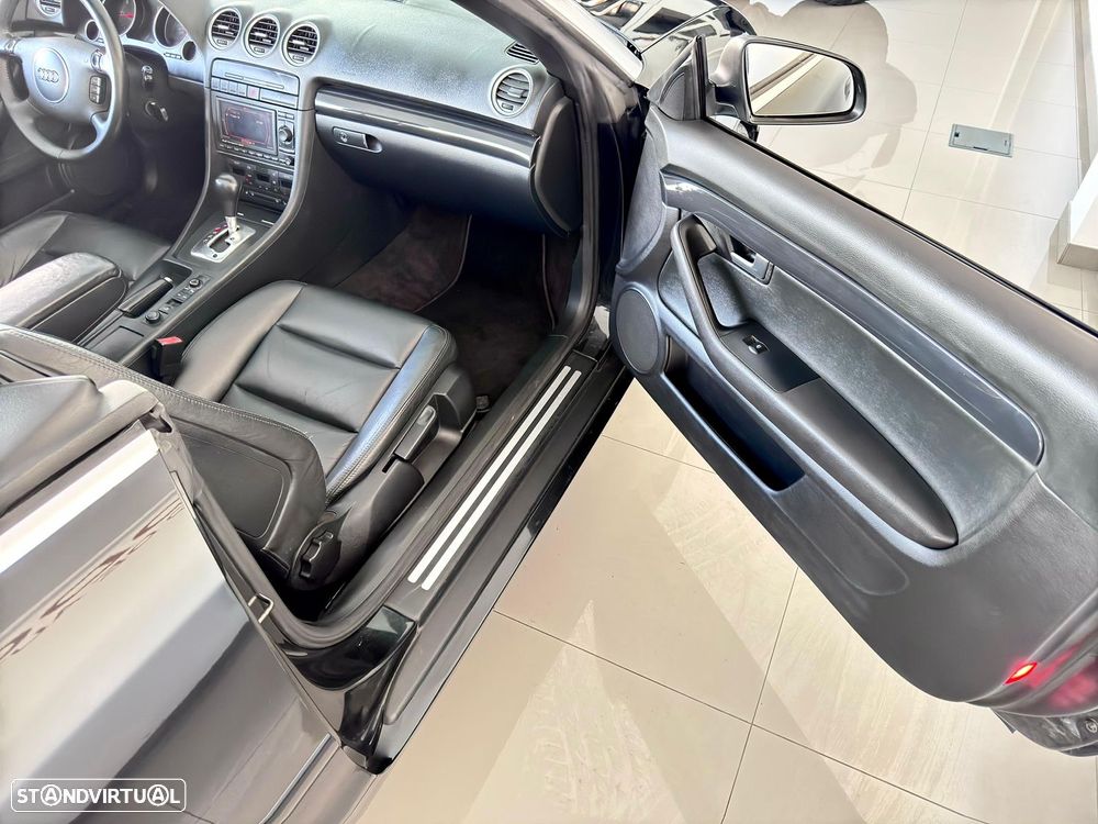 Audi A4 Cabrio 2.5 TDi Multit. Exc. - 25