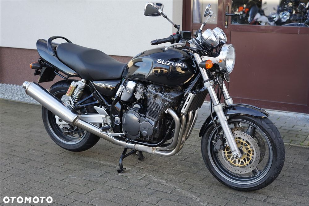 Suzuki GSX - 2