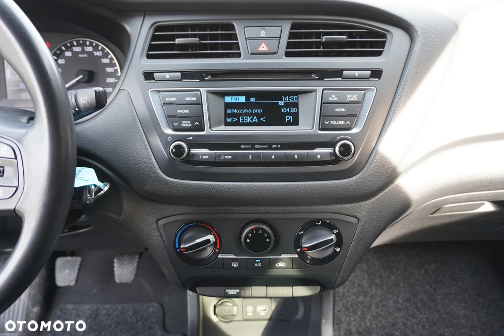 Hyundai i20 1.2 YES Gold - 22