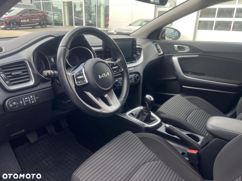 Kia Ceed 1.5 T-GDI M - 10