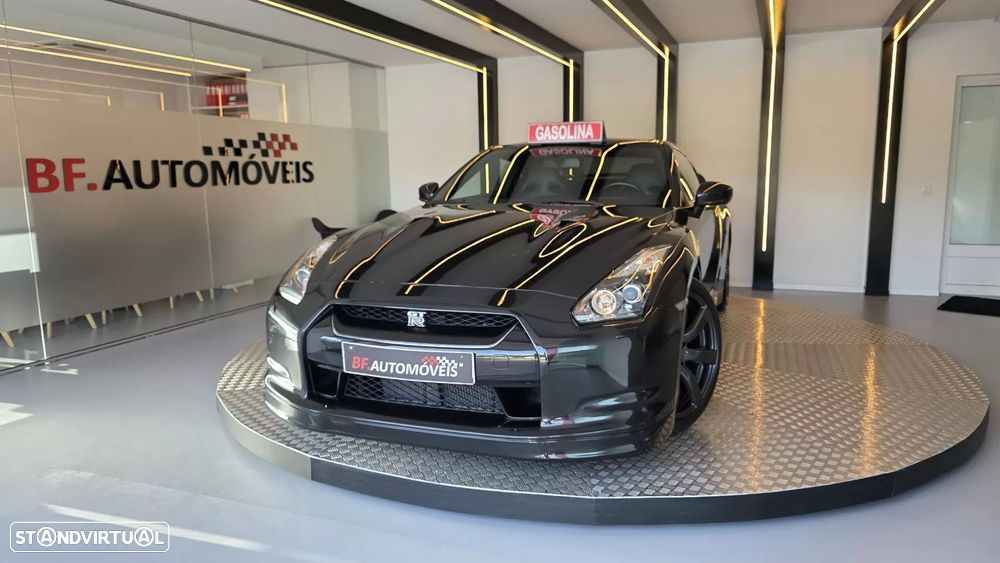Nissan GT-R Black Edition - 11