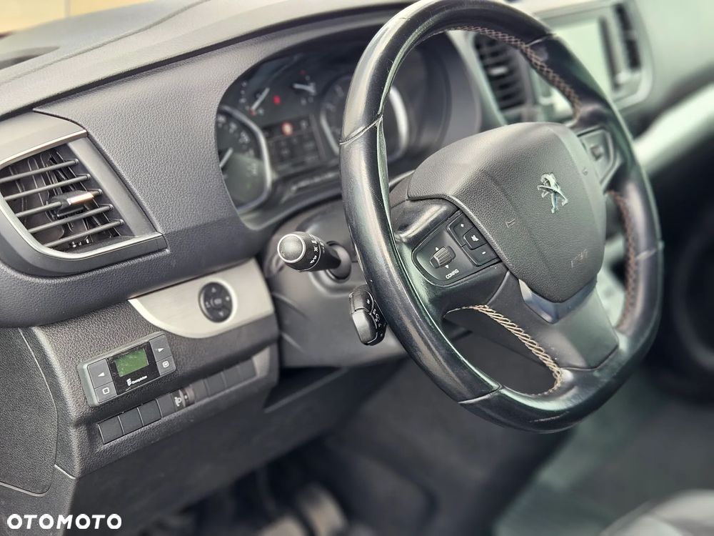 Peugeot Traveller - 16