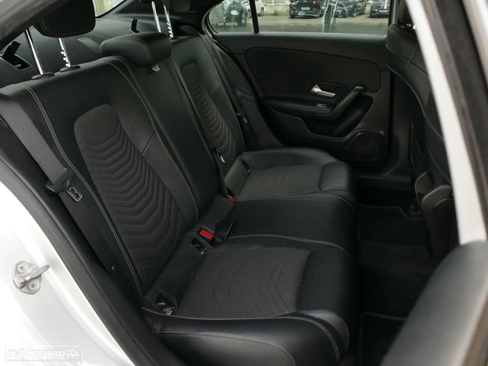 Mercedes-Benz A 250 Limousine e Style Plus - 29