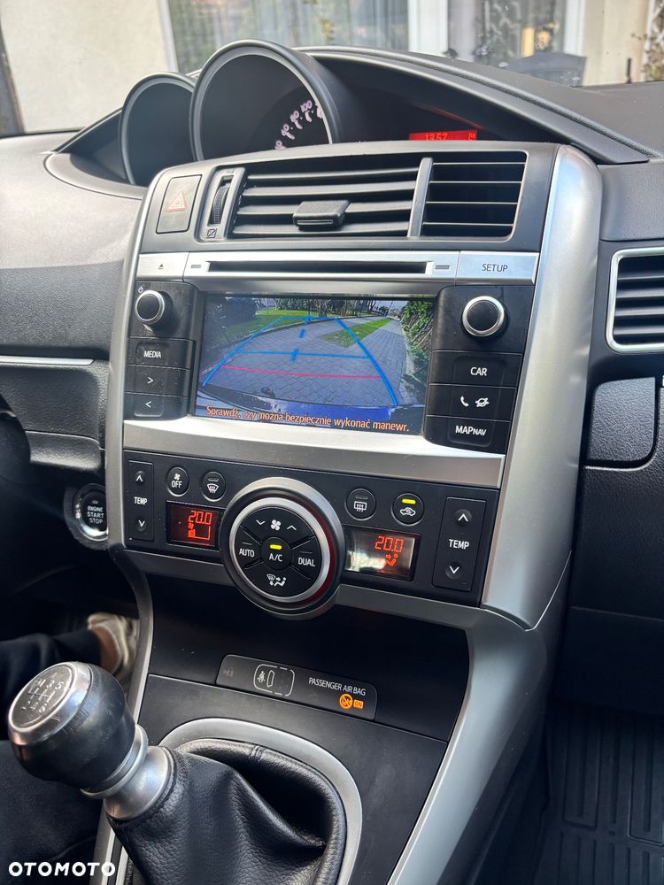 Toyota Verso 1.8 Prestige 7os - 12