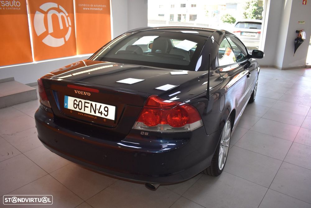 Volvo C70 2.4 D5 Momentum - 10