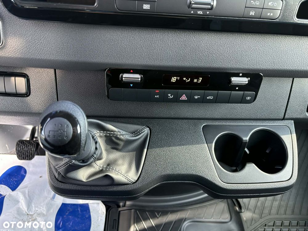 Mercedes-Benz Sprinter - 10