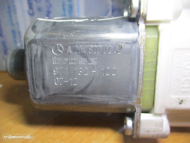 Motor Elevador Vidro A2048200242  0130822502  MERCEDES W204 CLASSE C 2008 220CDI 170CV 4P CINZA FD MERCEDES W204 2008 C220 Cdi 170Cv 5P PRETO Fd - 3