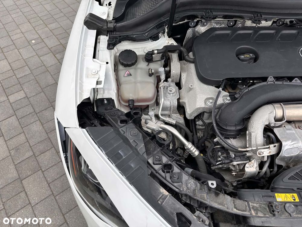 Mercedes-Benz GLA 250 4Matic 8G-DCT EDITION 2022 - 21
