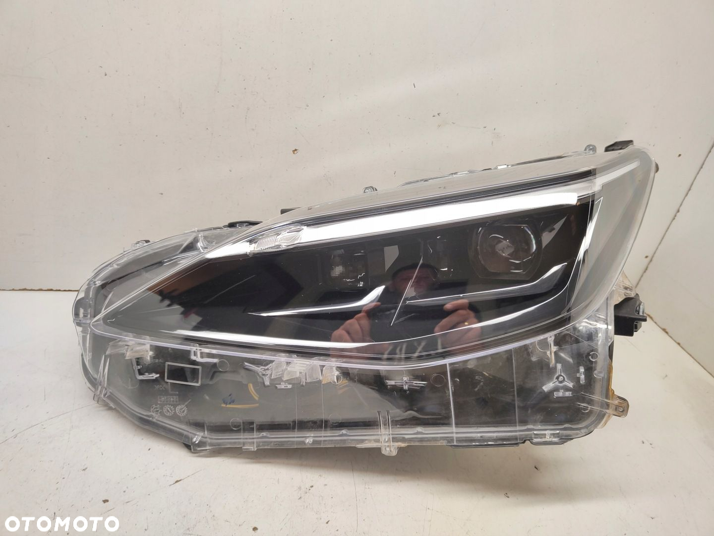 TOYOTA YARIS CROSS FULL LED LAMPA LEWY PRZÓD 0D-314 - 2