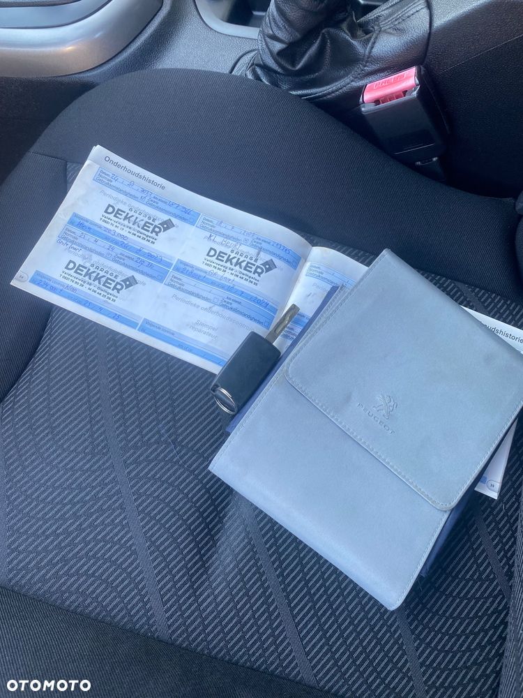 Peugeot 308 120 VTi Family - 8