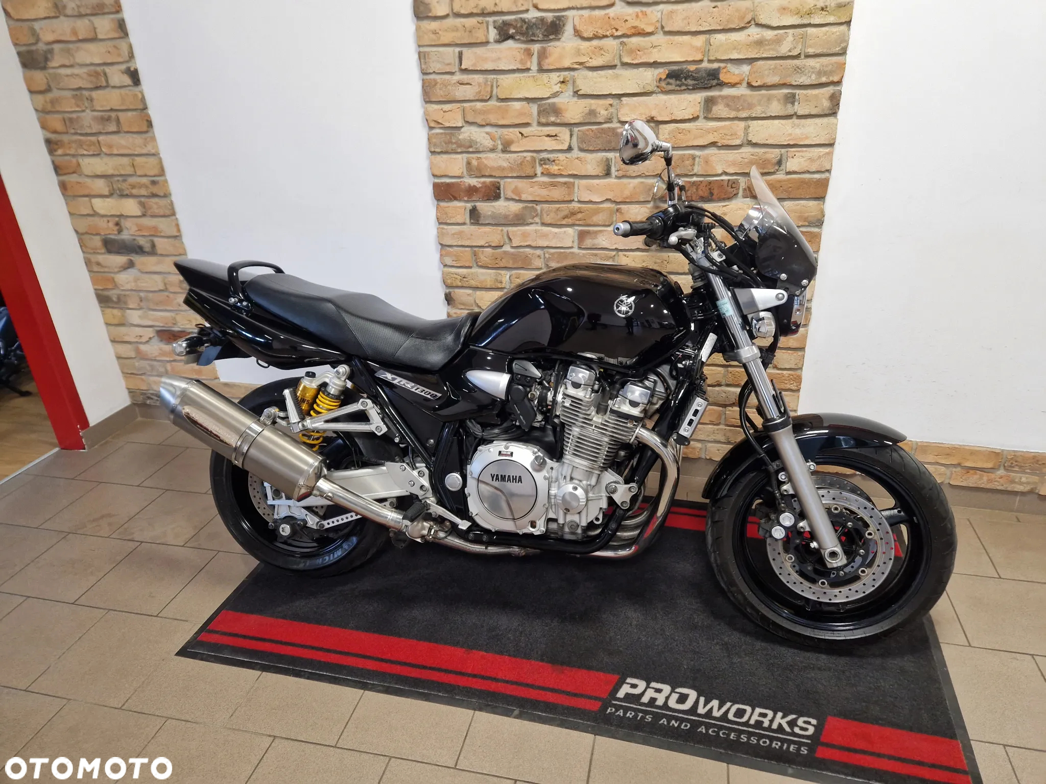 Yamaha XJR - 21