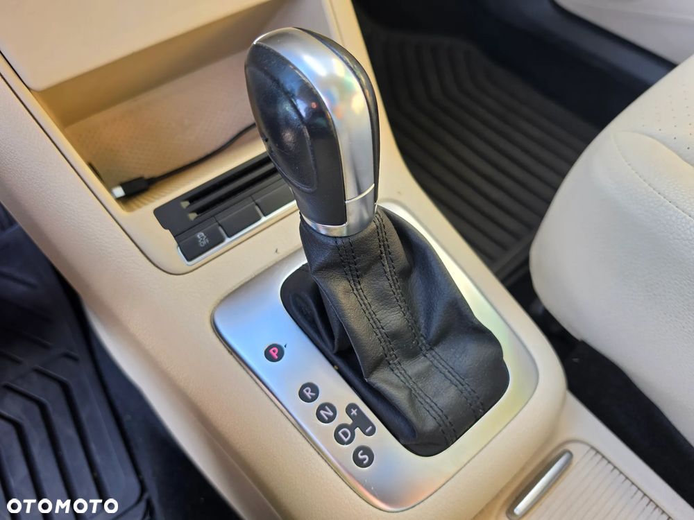 Volkswagen Tiguan - 26