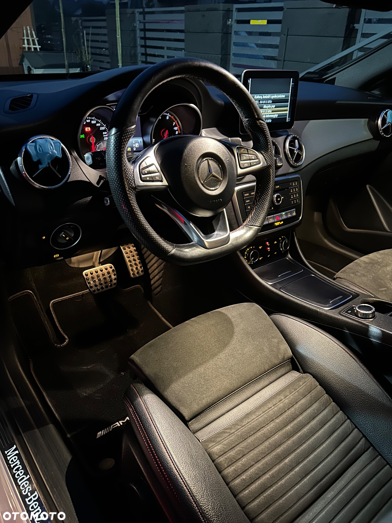 Mercedes-Benz CLA 200 7G-DCT - 13
