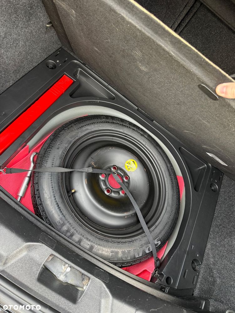 Volvo V40 D4 Drive-E R-Design Momentum - 15