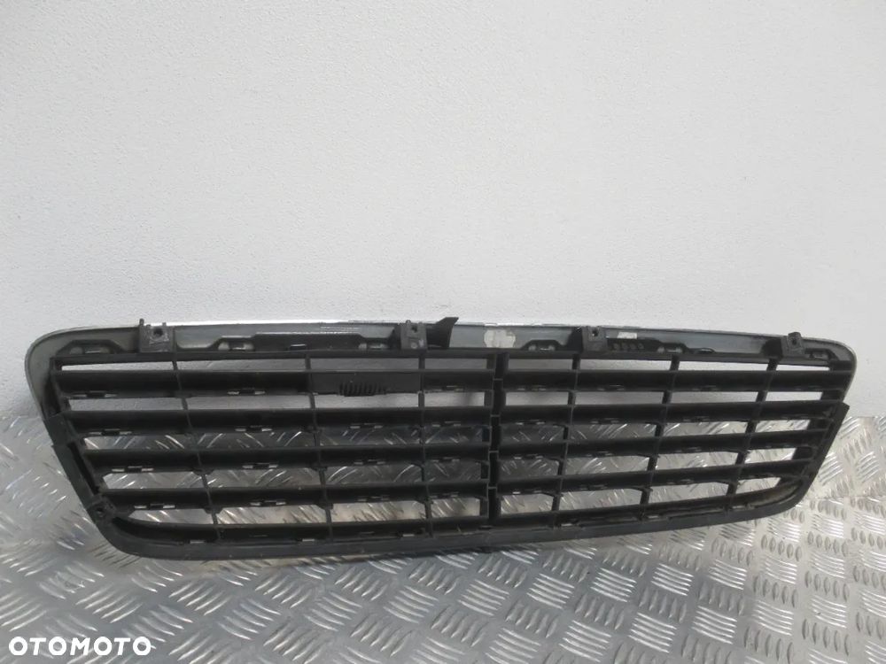 GRILL GRIL ATRAPA MERCEDES C-KLASA W203 2000-2004 - 14