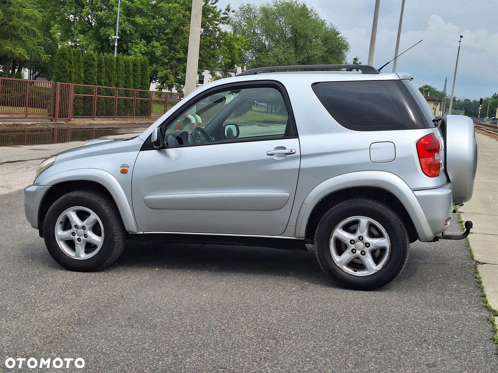 Toyota RAV4 D-4D 4x4 - 15