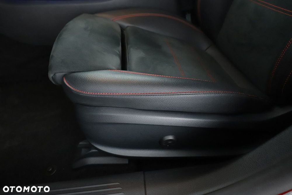 Mercedes-Benz CLA - 16