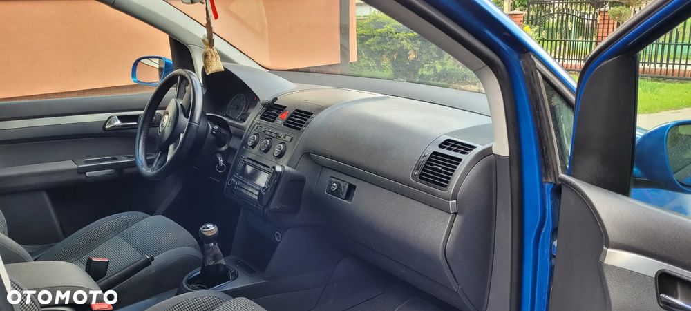 Volkswagen Touran 2.0 TDI DPF Trendline - 4
