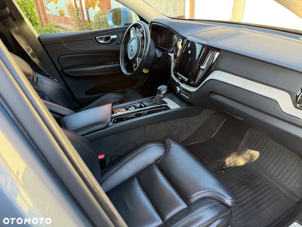 Volvo XC 60 D5 SCR AWD Inscription - 18