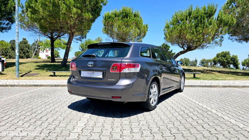 Toyota Avensis SD 2.0 D-4D Exclusive +Pele+GPS - 4