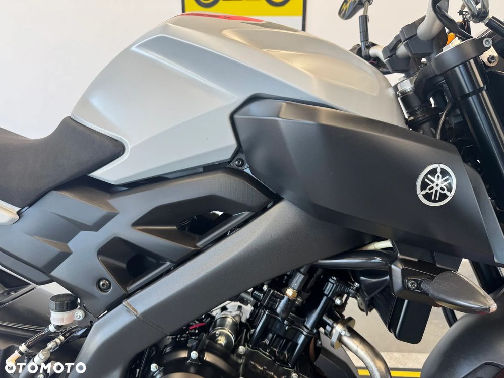 Yamaha MT - 12