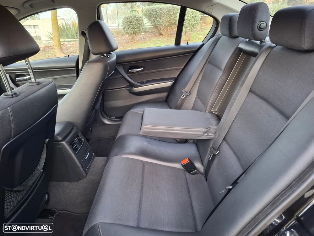 BMW 320 dA Exclusive - 7