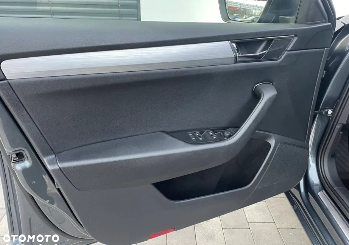 Skoda Superb 2.0 TSI Ambition DSG - 27